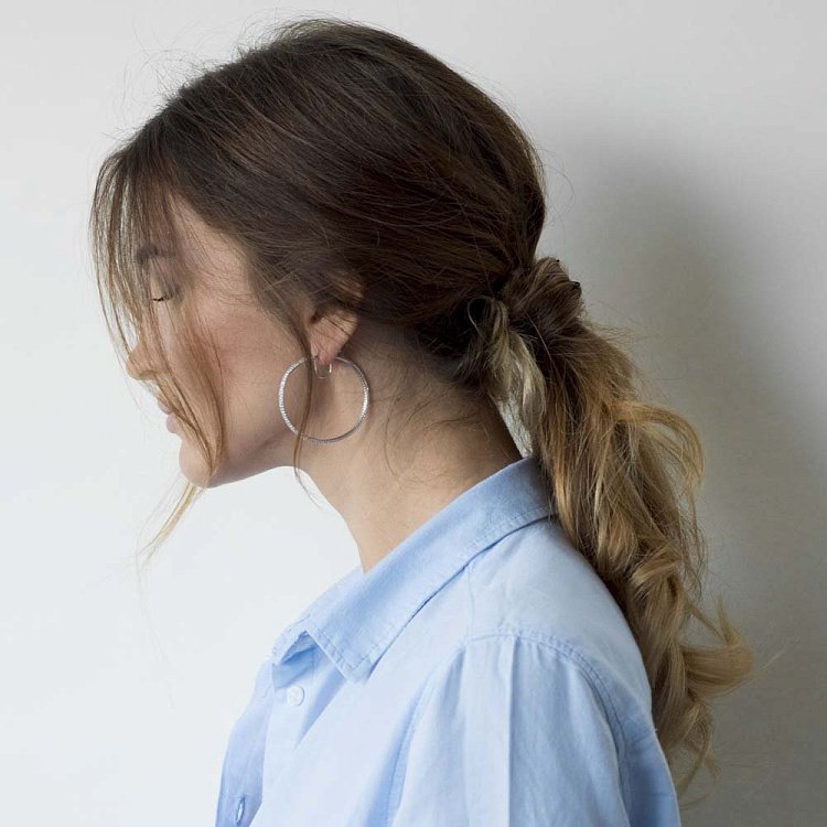 Золоті сережки кільця з фіанітами с02565 від ювелірного магазину Онікс - 1