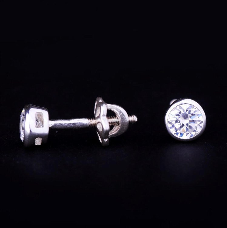 Серьги-гвоздики с фианитами (4мм) 12745 от ювелирного магазина Оникс