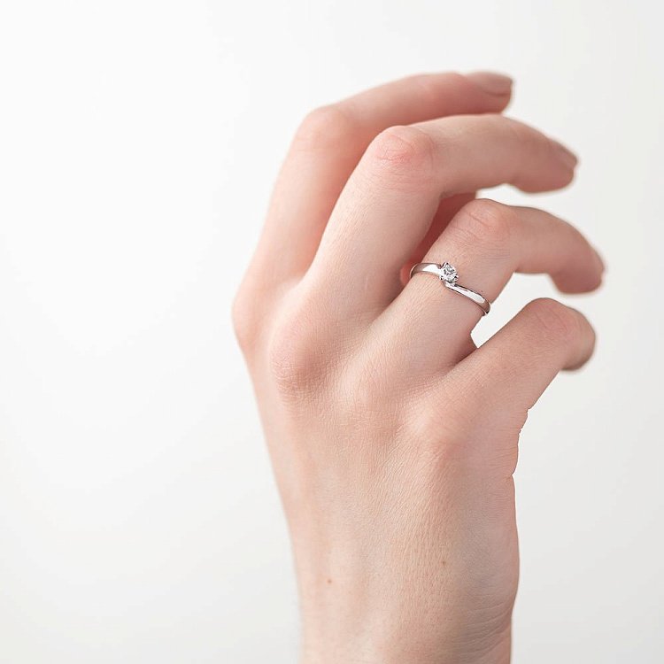 Золотое помолвочное кольцо с бриллиантом р0594б от ювелирного магазина Оникс - 3