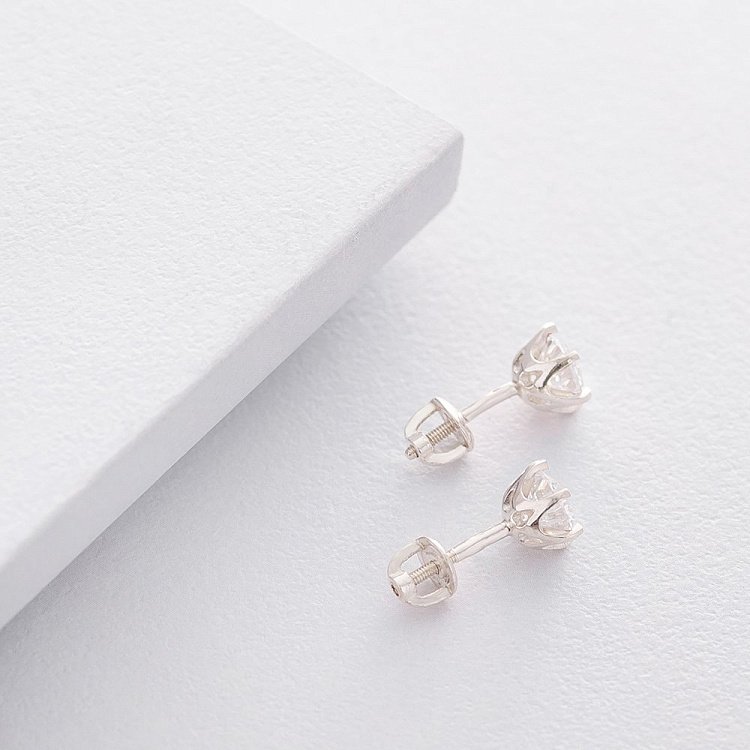 Серебряные гвоздики с фианитами 121955 от ювелирного магазина Оникс - 1