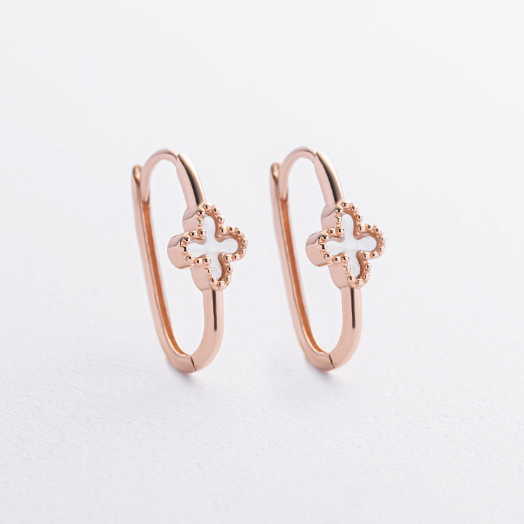 Серьги "Клевер" с перламутром (красное золото) с09391 от ювелирного магазина Оникс