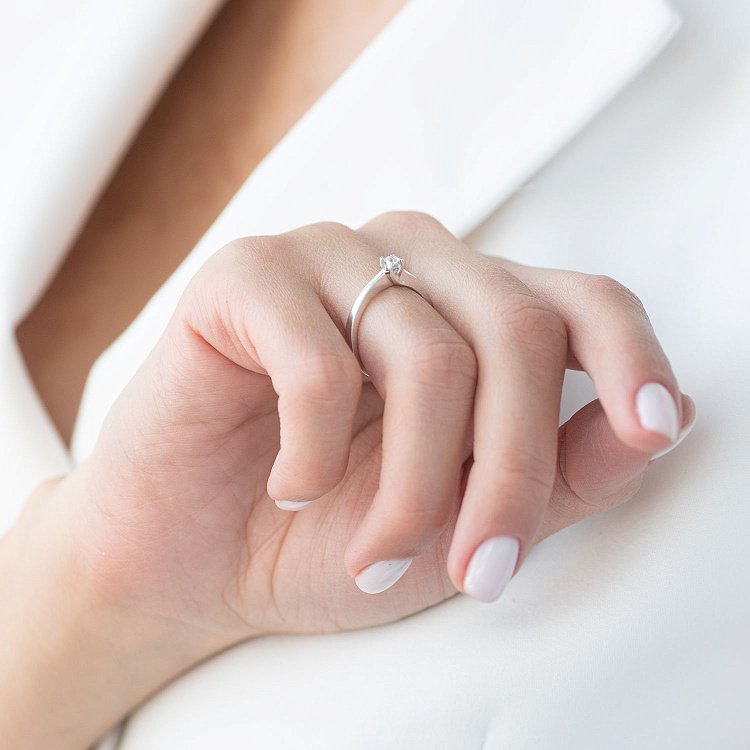 Золота заручальна каблучка з діамантом кб0155 від ювелірного магазину Онікс - 5