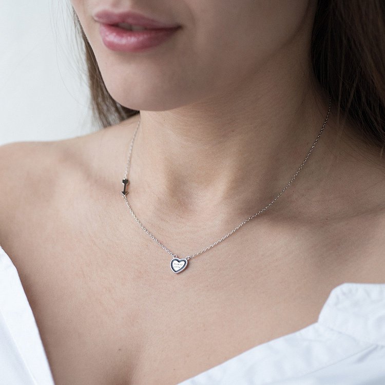 Серебряное колье "Сердце и стрела" 18953 от ювелирного магазина Оникс