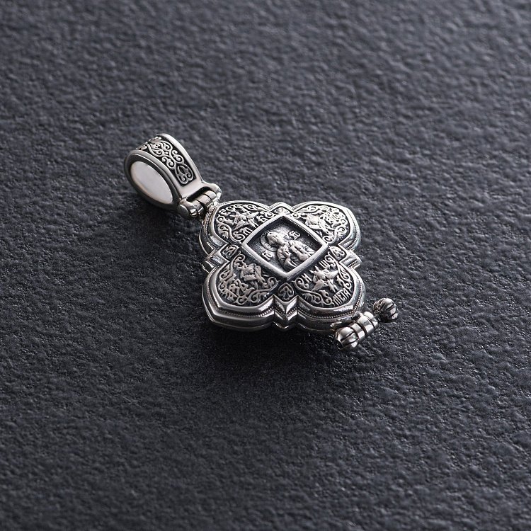 Серебряный мощевик "Господь Вседержитель. Казанская икона Божией Матери" с чернением 132475 от ювелирного магазина Оникс