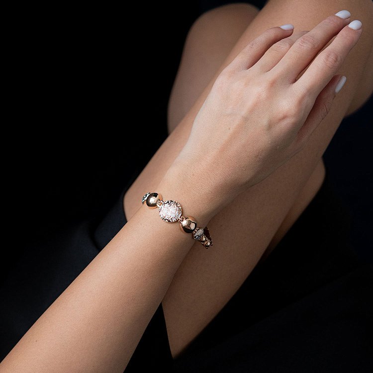 Золотой браслет с белой эмалью б04585 от ювелирного магазина Оникс - 1