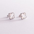 Срібні сережки - пусети "Клевер" з перламутром 121806 от ювелирного магазина Оникс