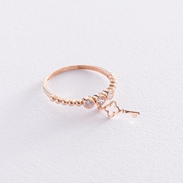 Золотое кольцо "Ключик" с фианитами к06822 от ювелирного магазина Оникс - 1