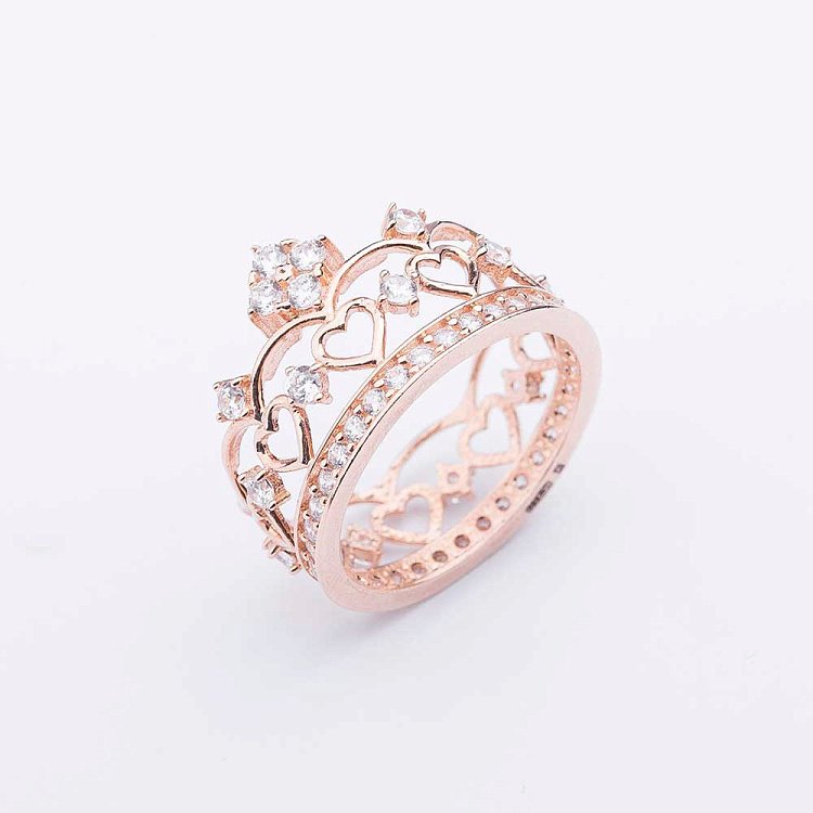 Золота каблучка "Корона" з фіанітами к04558 від ювелірного магазину Онікс