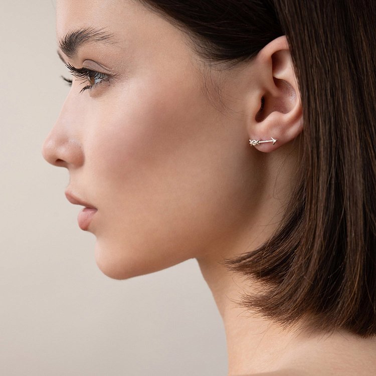 Серьги - пусеты "Kiss" в серебре 123064 от ювелирного магазина Оникс - 2