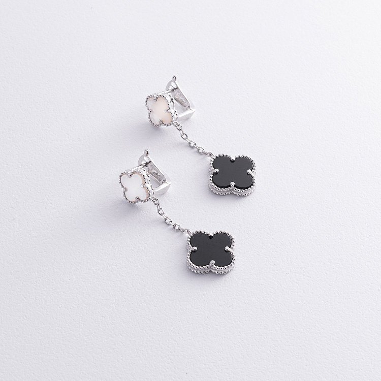 Срібні сережки "Конюшина" (перламутр, онікс) 123380 від ювелірного магазину Онікс - 1