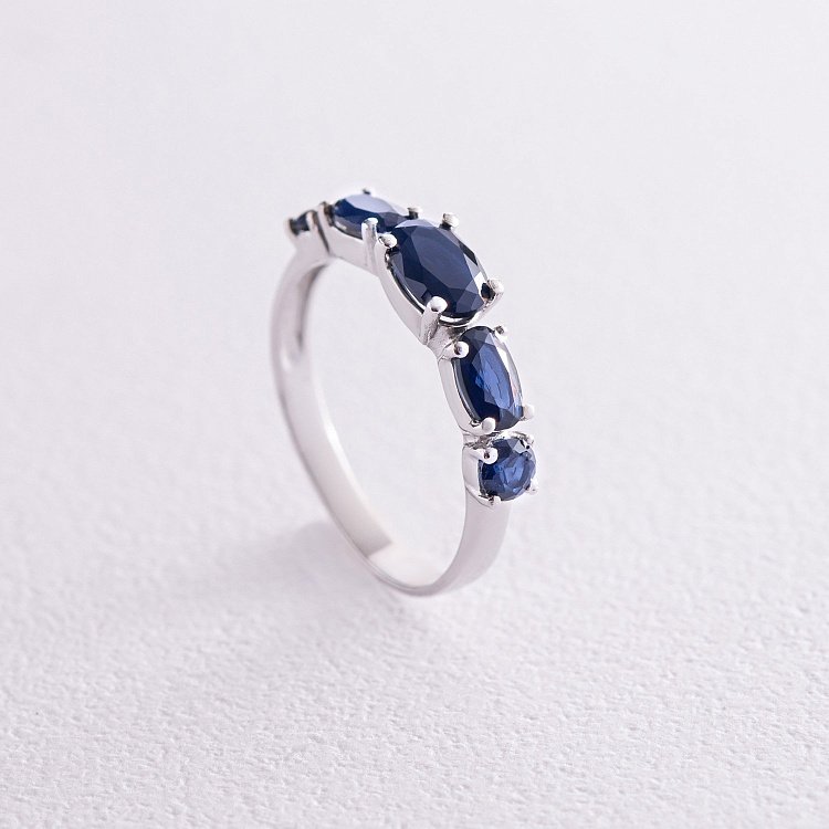 Серебряное кольцо с синтетическими сапфирами 1722/1р-HSPH от ювелирного магазина Оникс