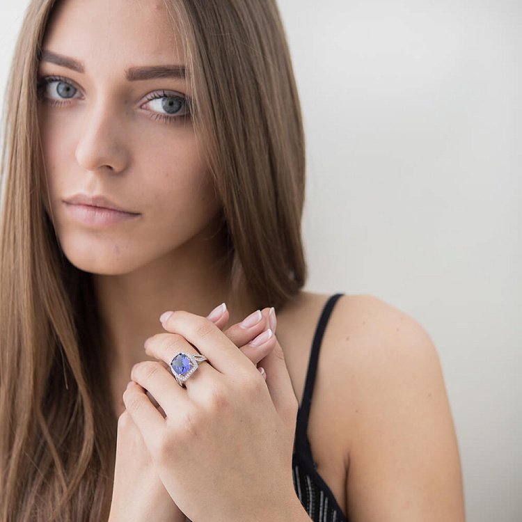 Кольцо с синими фианитами к21 от ювелирного магазина Оникс - 3