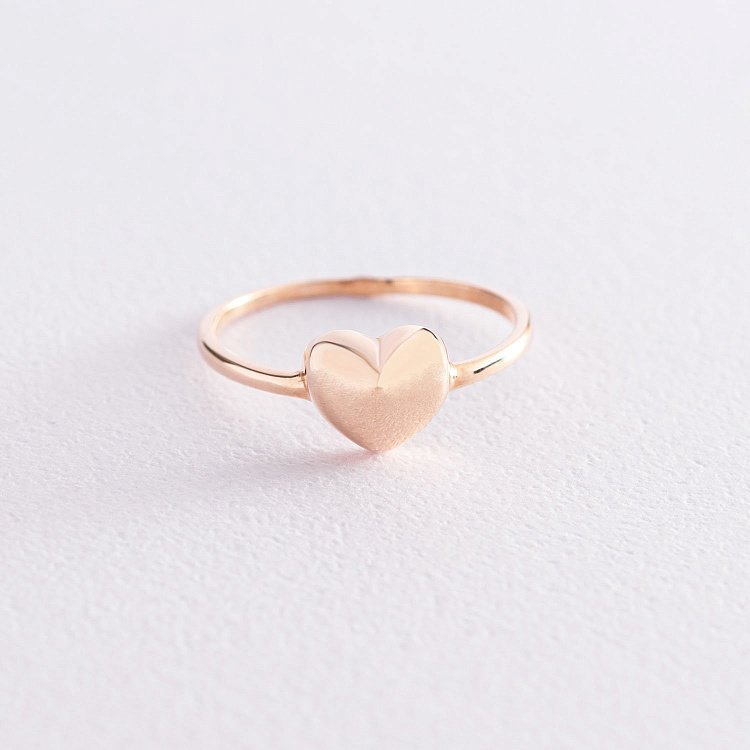 Золота каблучка "Серце" к05539 від ювелірного магазину Онікс