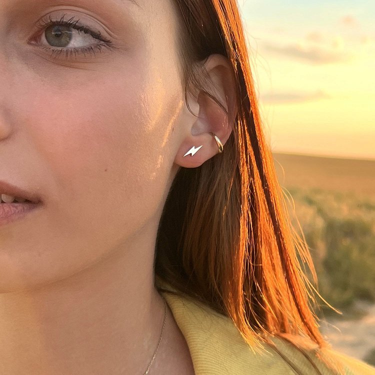 Серьга - каффа в желтом золоте с07920 от ювелирного магазина Оникс - 2