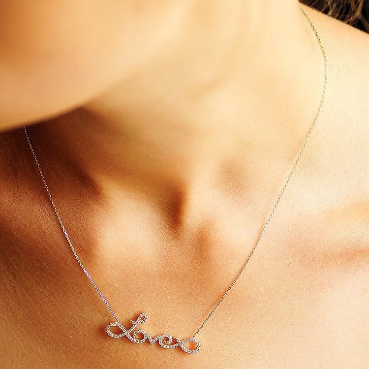 Золоте кольє "Love" з фіанітами кол00612 від ювелірного магазину Онікс - 3