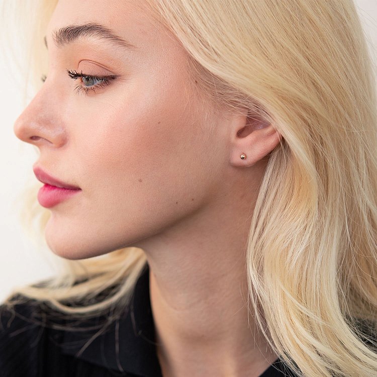 Золотая моносерьга "Шарик" с07494 от ювелирного магазина Оникс - 3