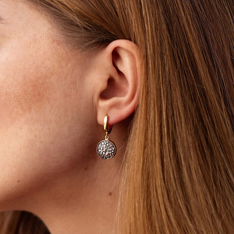 Срібні сережки "Квіточки" (чорніння, позолота) 122796 від ювелірного магазину Онікс - 1