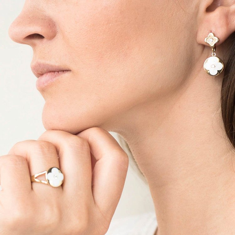 Золота каблучка "Конюшина" з фіанітом і емаллю к05609 - 2 Золота каблучка "Конюшина" з фіанітом і емаллю к05609 від ювелірного магазину Онікс - 2