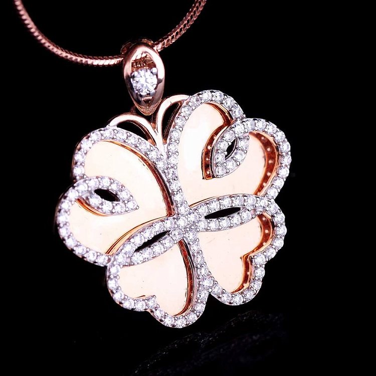 Золота підвіска "Конюшина-метелик" п01846 від ювелірного магазину Онікс