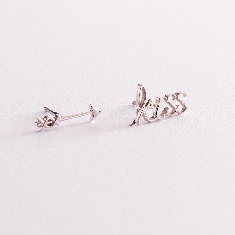 Серьги - пусеты "Kiss" в белом золоте с07674 от ювелирного магазина Оникс - 3