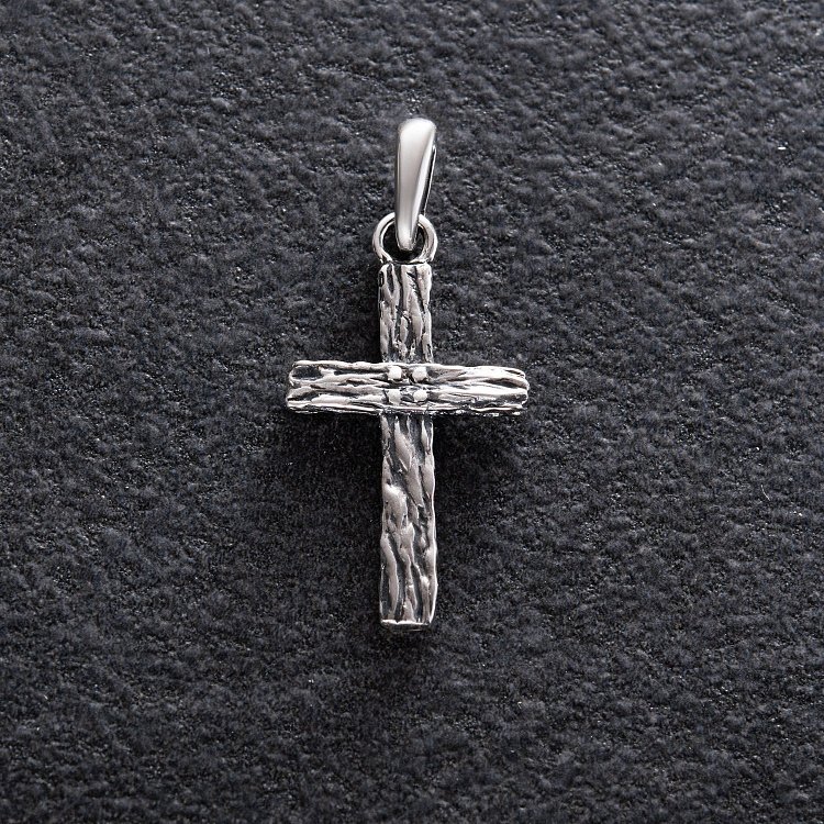 Срібний хрестик (чорніння) 132713 від ювелірного магазину Онікс