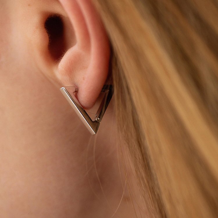 Срібні сережки "Трикут﻿ники" 902-01273 від ювелірного магазину Онікс - 3