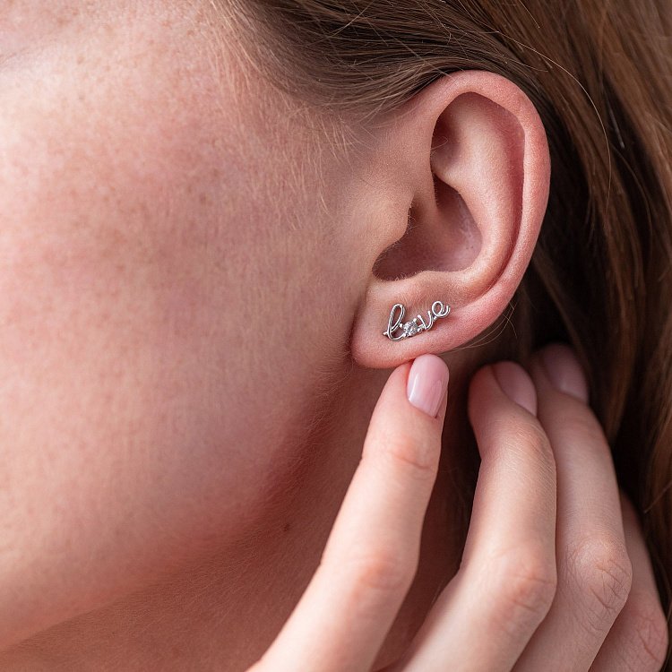 Золота моносережка "Love" з фіанітом с07491 від ювелірного магазину Онікс - 1