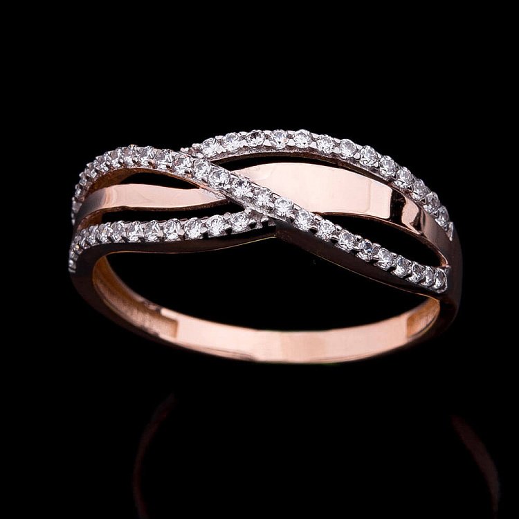 Золотое кольцо с фианитами к03955 от ювелирного магазина Оникс