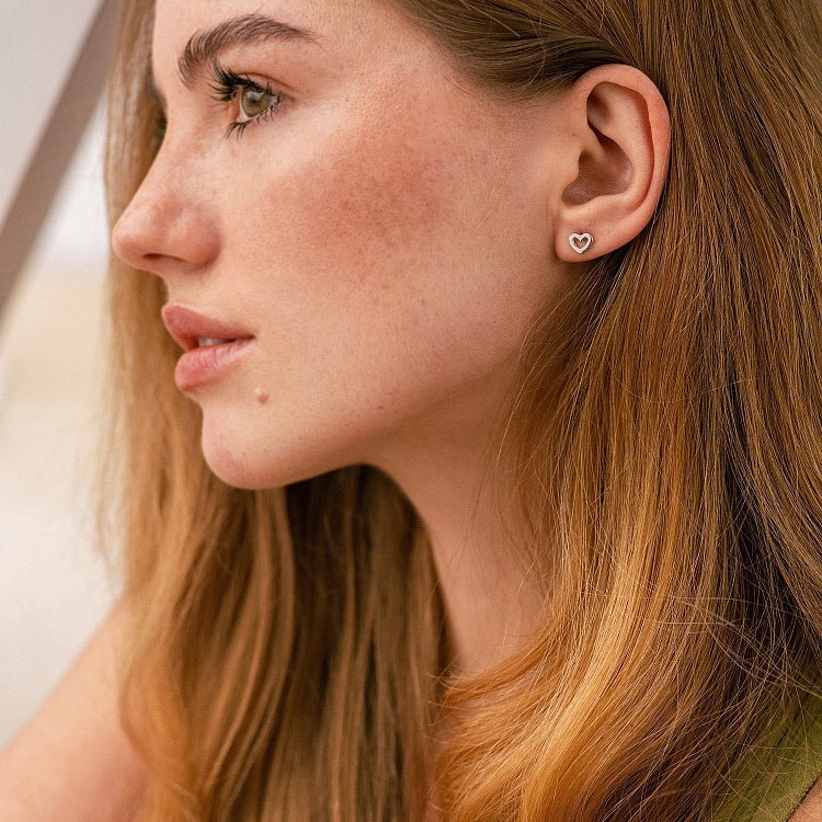 Серебряные серьги - пусеты "Сердечки" 122751 от ювелирного магазина Оникс - 3