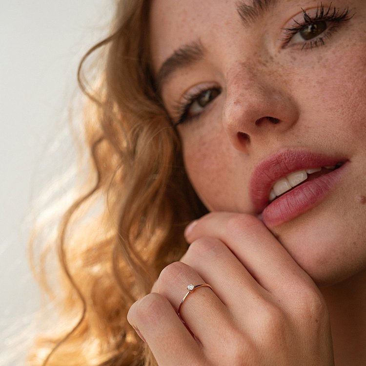 Помолвочное золотое кольцо с бриллиантом 227732421 от ювелирного магазина Оникс - 4