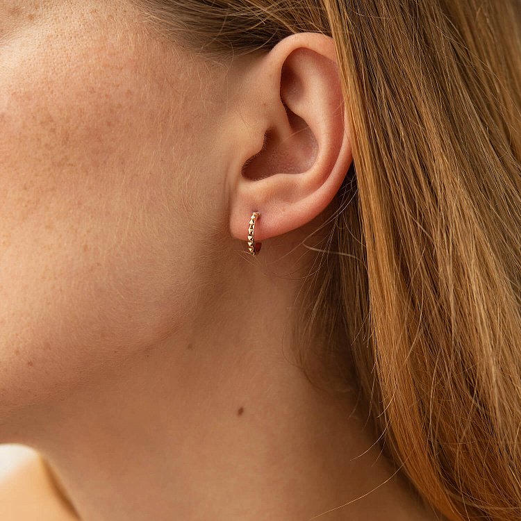 Сережки - пусети "Mona" в червоному золоті mini с08439 від ювелірного магазину Онікс - 1