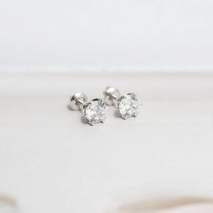 Серебряные гвоздики с фианитами 121955 от ювелирного магазина Оникс - 4