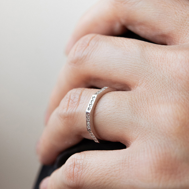 Каблучка "Далія" в білому золоті (фіаніти) к08053 від ювелірного магазину Онікс - 4