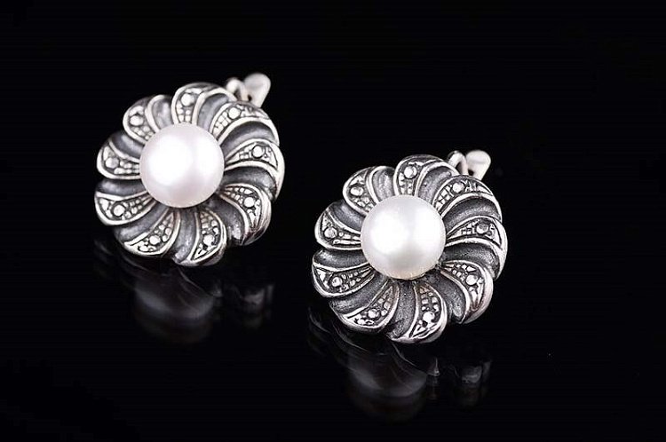 Сережки "Квіточки" (культ. прісн. перли) 12230 від ювелірного магазину Онікс - 1