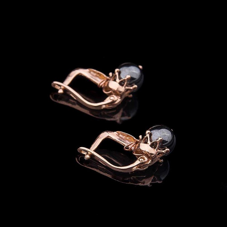 Золотые серьги с гематитом с01010 от ювелирного магазина Оникс - 1