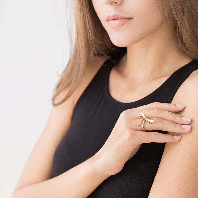 Золотое кольцо с фианитами к03251 от ювелирного магазина Оникс - 4