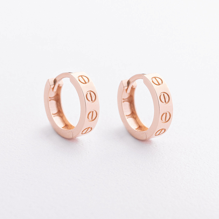 Серьги - кольца "Love" в красном золоте с09609 от ювелирного магазина Оникс