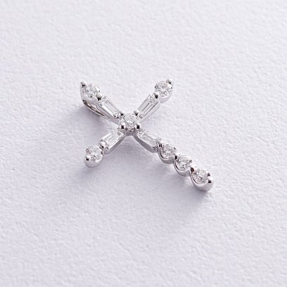 Хрестик у білому золоті з діамантами пб0309nl