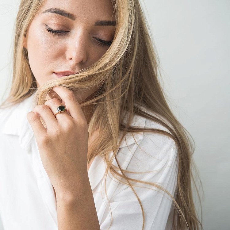 Золота каблучка (діаспор, фіаніт) к03062д від ювелірного магазину Онікс - 3