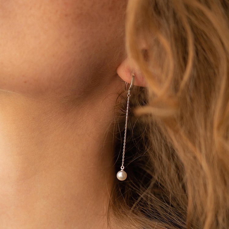 Сережки - кільця "Перлина на ланцюжку" у білому золоті с08357 від ювелірного магазину Онікс - 9