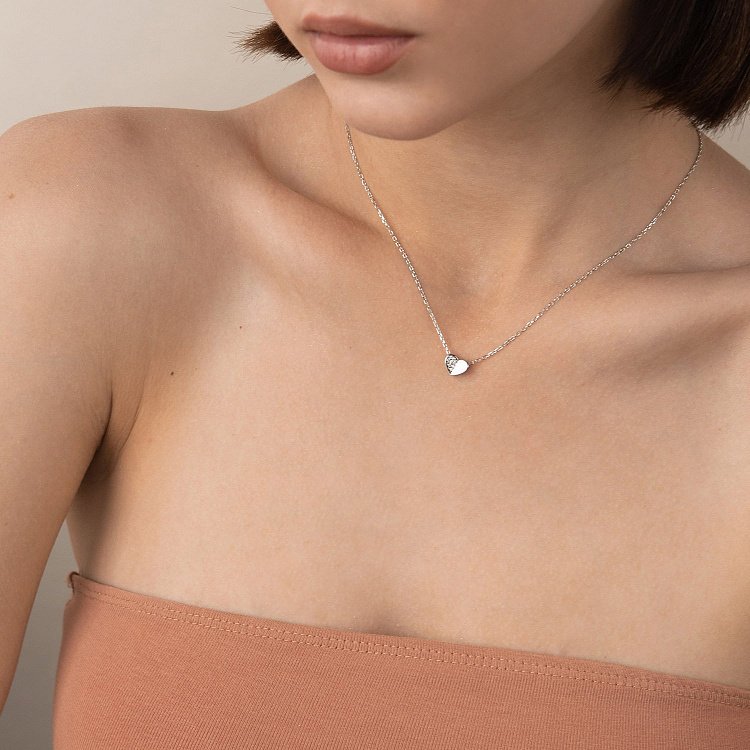 Серебряное колье "Сердечко" с фианитами 181171 от ювелирного магазина Оникс - 1
