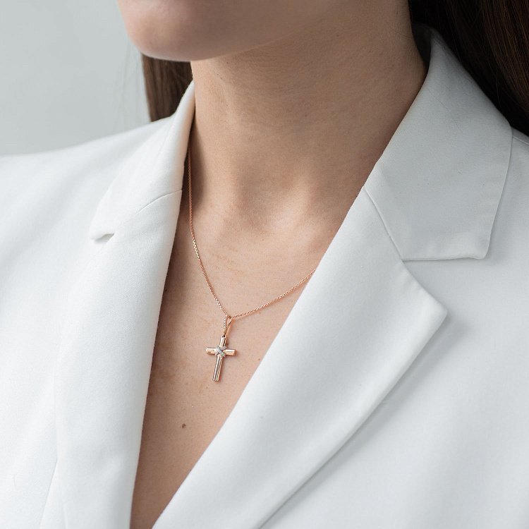 Золотой крестик с бриллиантами пб01865 от ювелирного магазина Оникс - 1