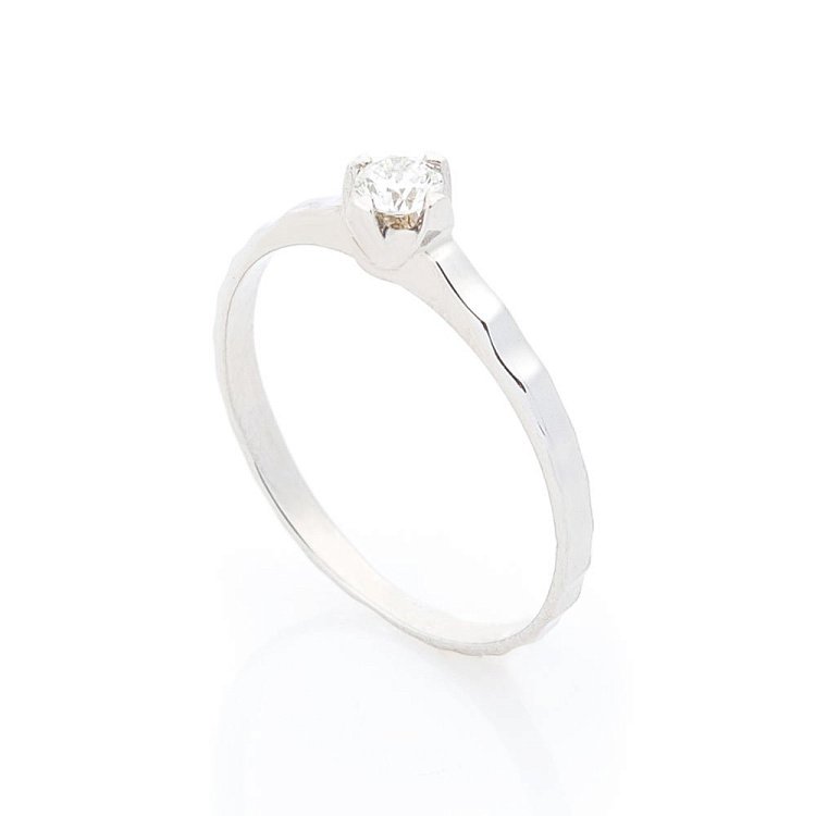 Золота заручальна каблучка з діамантом zberdc75 від ювелірного магазину Онікс