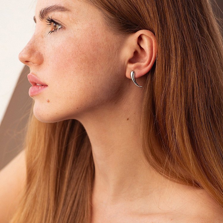 Срібні сережки - пусети "Момент" 122888 від ювелірного магазину Онікс - 2