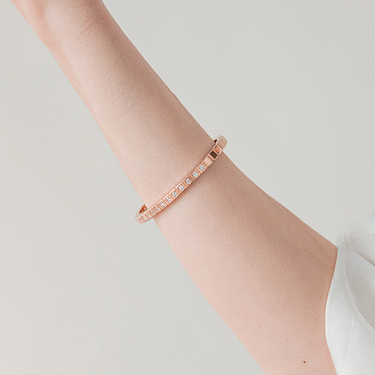 Жесткий золотой браслет "Кубики" (фианиты) б05616 от ювелирного магазина Оникс - 3