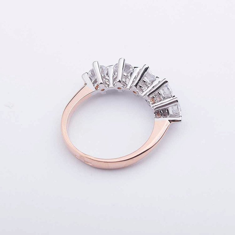 Золотое помолвочное кольцо с фианитами к04580 от ювелирного магазина Оникс - 1