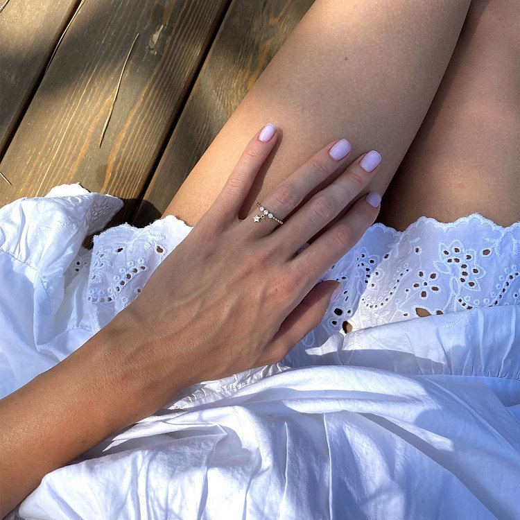 Золота каблучка "Зірочка" з фіанітами к06817 від ювелірного магазину Онікс - 4