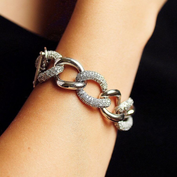 Серебряный женский браслет с фианитами 14554 от ювелирного магазина Оникс