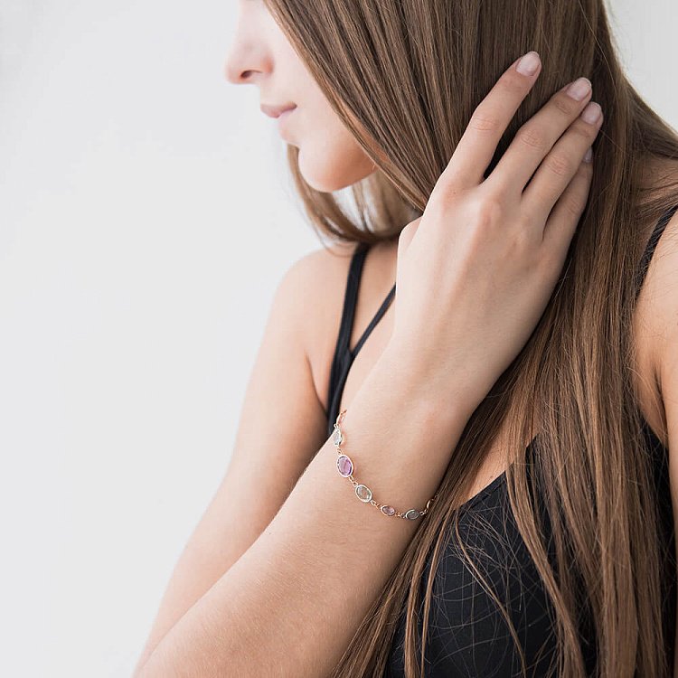 Золотий браслет з натуральними каменями б01710 від ювелірного магазину Онікс