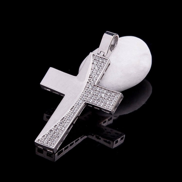 Золотой крест с фианитами п02200 от ювелирного магазина Оникс